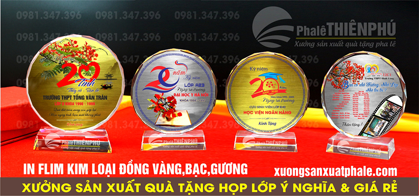 Mẫu kỷ niệm chương họp lớp hình tròn in flim kim loại